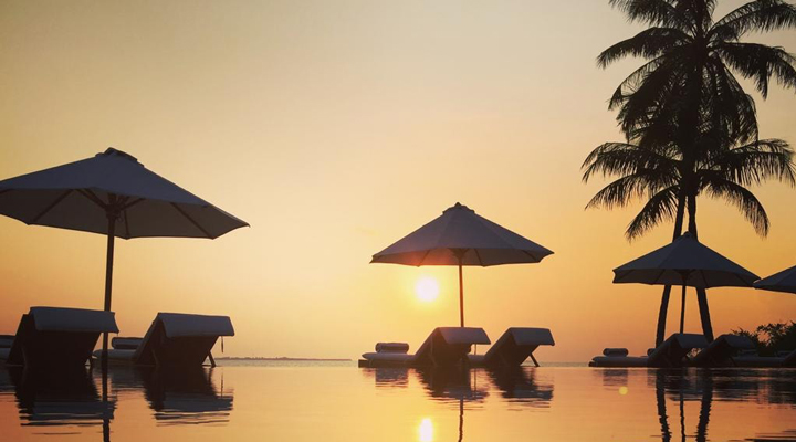 Noku-Maldives-Resort-Spa-Sunset-Sol-Solen-Pool-Poolen-1