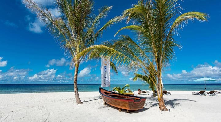 OBLU-Helengeli-Beach-Strand-Boat-Palm-Palms-Palmer-Coconut