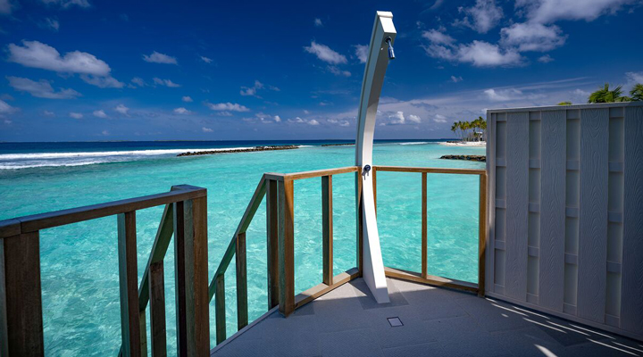 OBLU-Xperience-Ailafushi-Watervilla-Vattenvilla-Shower-Dusch-Lagun