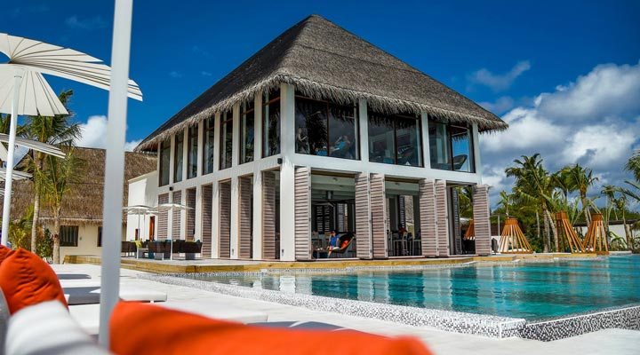 OZEN-by-Atmosphere-at-Maadhoo-Pool