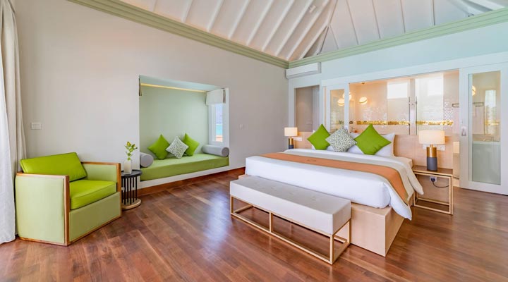 Olhuveli-Beach-Resort-Spa-Bed-Beds-Grandwaterpoolvilla-Grandwatervilla