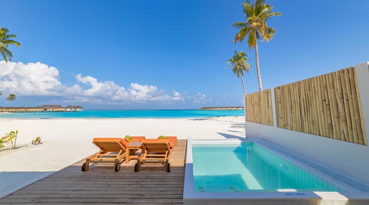 Olhuveli-Beach-Spa-Resort-Grand-Beach-Villa-Pool-Poolen