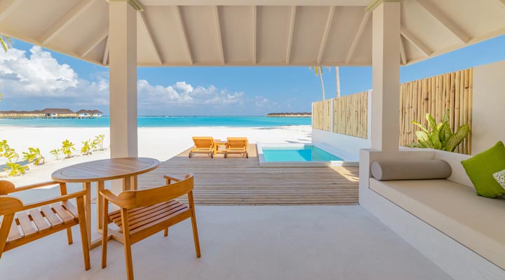 Olhuveli-Beach-Spa-Resort-Grand-Beach-Villa-Pool-Sunbed-Terass