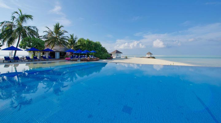 Olhuveli-Beach-Spa-Resort-Infinity-Pool-Pools-Poolen