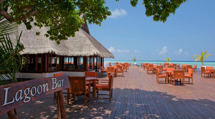 Olhuveli-Beach-Spa-Resort-Lagoon-Bar-Bars