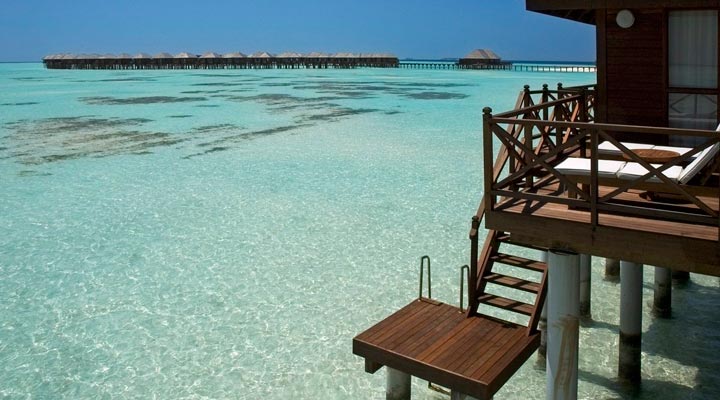 Olhuveli-Jacuzzi-Watervillas-Water-Villa