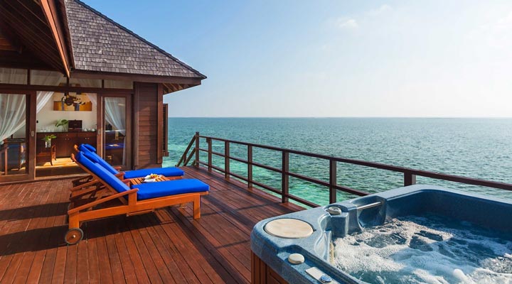 Olhuveli-Jacuzzi-Watervillas