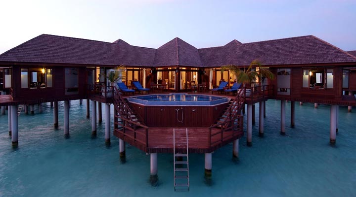 Olhuveli-Presidential-Water-Suite-Poolvillas-Pool-Villa-Deck-Room-Rum-Svit