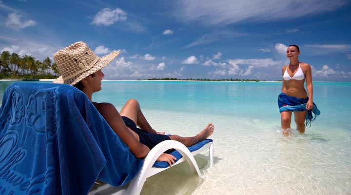 Olhuveli-Sandbanks-Towel-Beachgirl-1