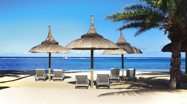 Outrigger-Beach-Strand-Sunbeds