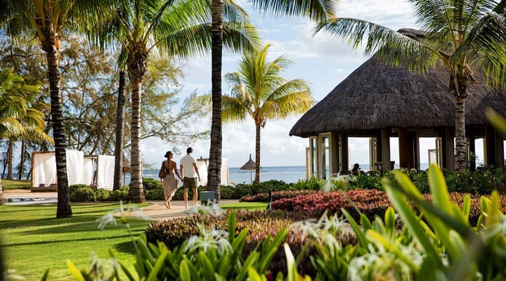 Outrigger-MRU-Resort-Spa-Grass-Gras-Palm