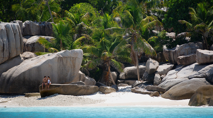 Raffles-SEZ-Praslin-Resort-Strand-Stranden-Sand-Lagun