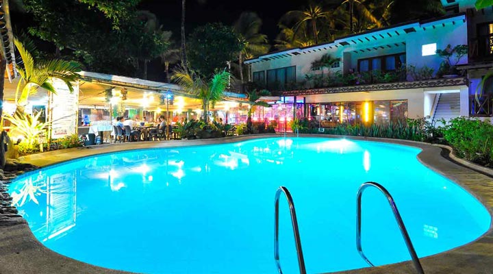 Red-Coconut-Hotel-Boracay-Pool-Poolen-Pools-Night-Natt