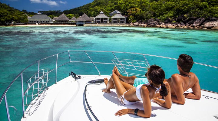 Seychellerna-Seychelles-Boat-Bat-Le-Domaine-La-Reserve