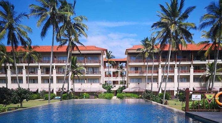 Shangri-La-Hambantota-Resort-Spa-Golf-Pools-Poolerna-Poolen