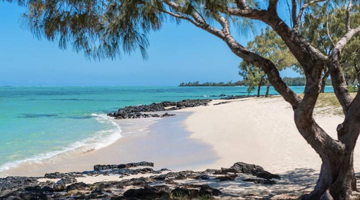 Shangri-La-Le-Touessrok-Ile-Aux-Cerfs-Beach