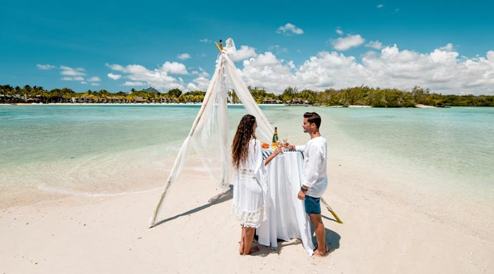 Shangri-La-Le-Touessrok-Resort-Spa-Sandbank-Romance-Romans