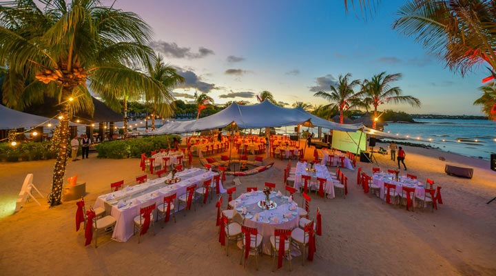 Shangri-Las-Le-Touessrok-Resort-Spa-Dinner-Middag-Mat-Food-Beachsetting