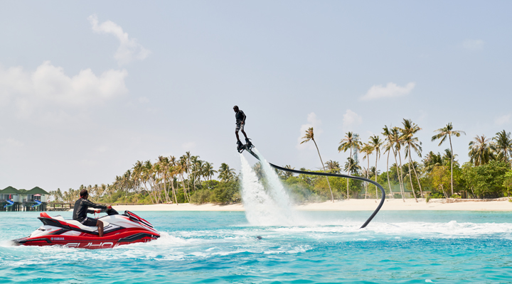 Siyam-World-Resort-Spa-Flyboard-Fly-Board-vattensport-vattensporter-lagun