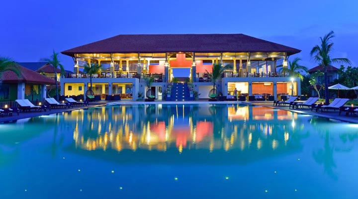 Sun-Aqua-Passikudah-Resort-Spa-Pool-Night-Natt