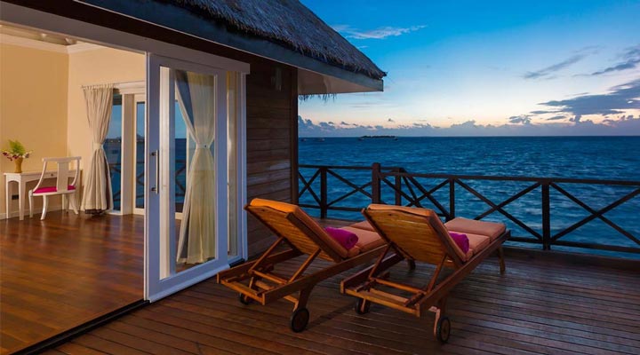 Sun-Aqua-Vilu-Reef-Aqua-Suites-Suite-Poolvilla-Pool-Nights