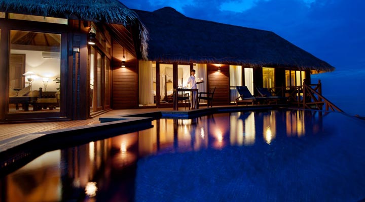 Sun-Aqua-Vilu-Reef-Grand-Reef-Suite-Pool-Night-Deck