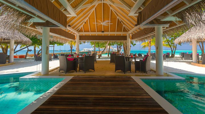 Sun-Aqua-Vilu-Reef-Pools-Restaurant-Pool-Bar-View-Strand