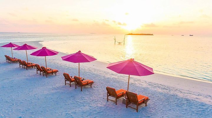 Sun-Aqua-Vilu-Reef-Umbrellas-Sunset