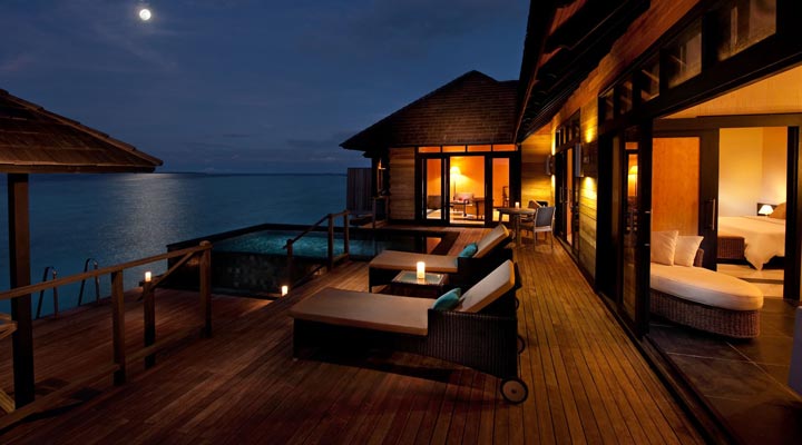 Sun-Siyam-Iru-Fushi-Deck-Decks-Sunset-Infinity-Water-Villa