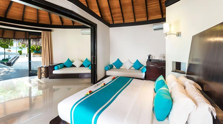 Sun-Siyam-Iru-Fushi-Family-Deluxe-Poolvilla-Pool-Villa-Beds-Bedroom-Familjesvit