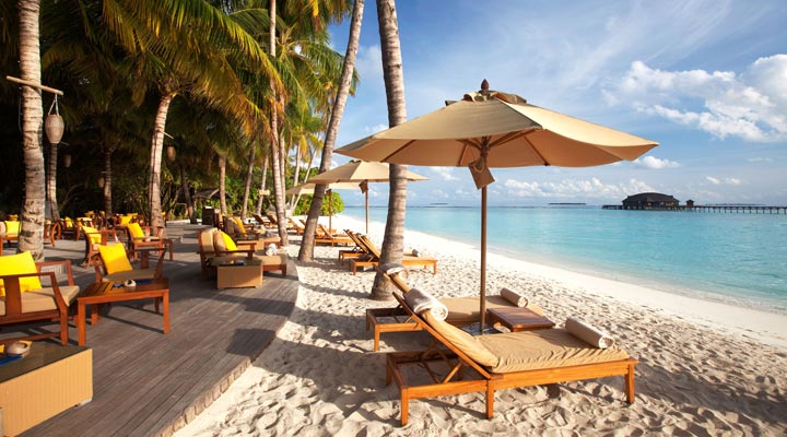 Sun-Siyam-Iru-Fushi-Resort-Spa-Sunbeds