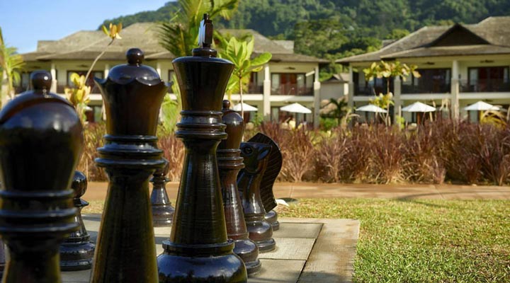 The-H-Resort-Chess-Schack-Garden