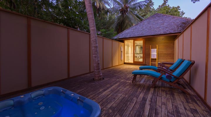 Veligandu-Island-Resort-Spa-Jacuzzi-Beach-Villa-Deck