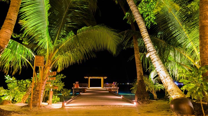 Vilamendhoo-Island-Resort-Spa-Night-Natt