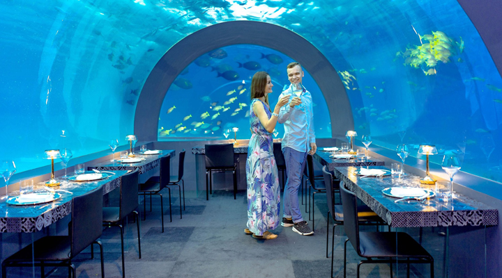 You-Me-Resort-Spa-H2O-Underwater-Restaurant-Undervattensrestaurang