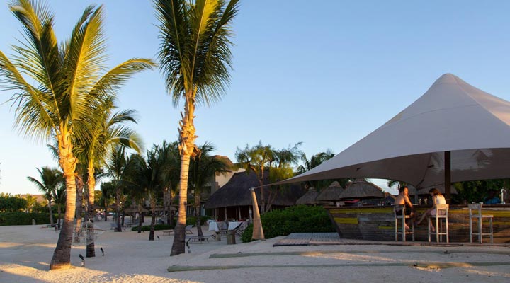 Zilwa-Attitude-Hotel-Resort-Spa-Beach-Strand-Bar-Beachbar