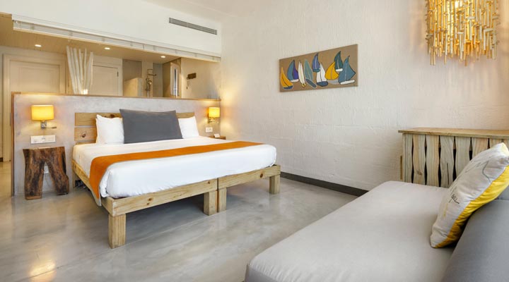 Zilwa-Attitude-Hotel-Resort-Spa-Room-Rum-Bed