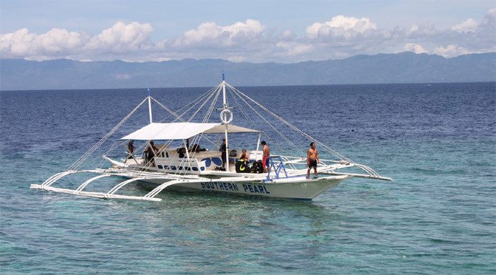 badian-diveboat-philippines_4