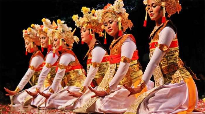 bali-dancing-indonesia_4-1