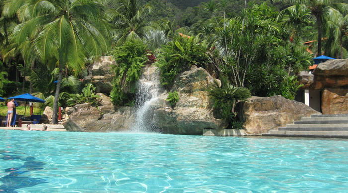 berjaya-langkawi-pool-malay_4