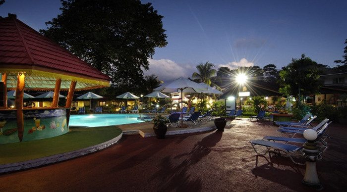 berjaya-praslin-pool-night-_4-1