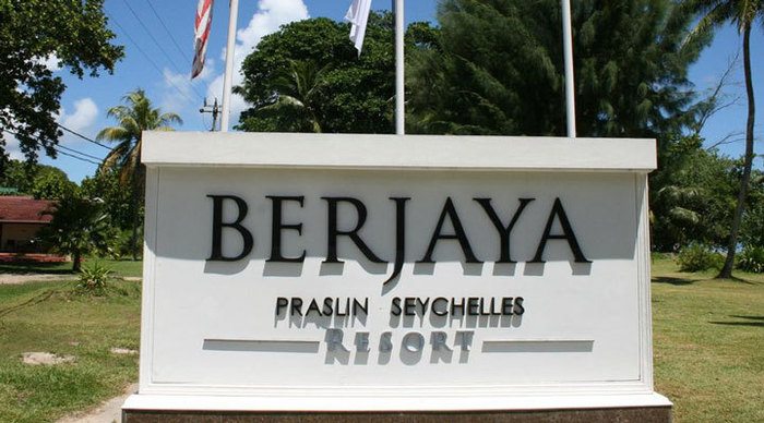 berjaya-praslin-sign-2_4