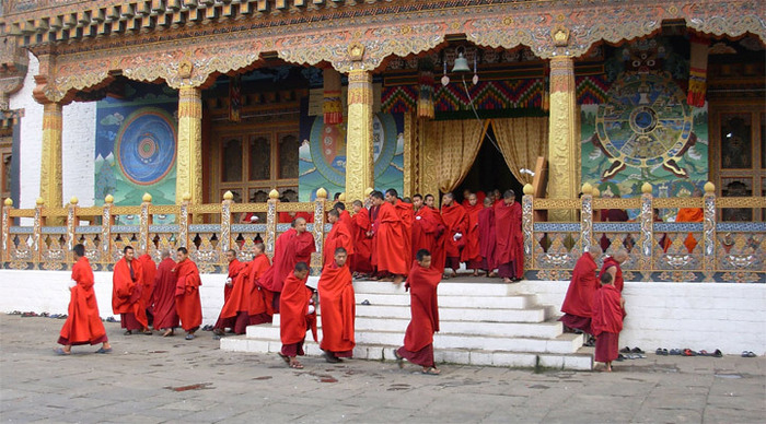 bhutan-monks2-1_4