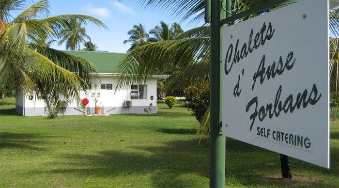 chalet-d-anse-forbans-sign-_4