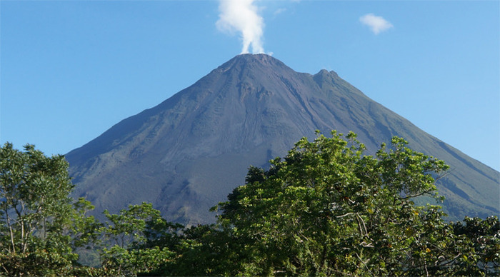 costa-rica-volcano-02_4