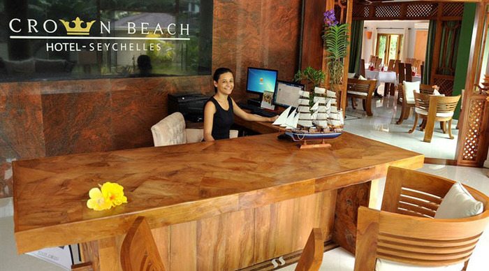 crown-beach-hotel-reception_4