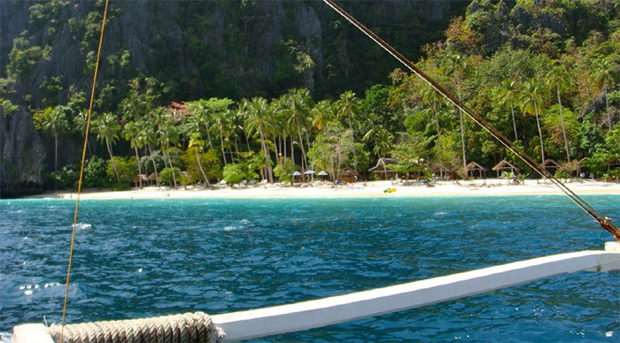 el-nido-beach-philippines-1_4-1