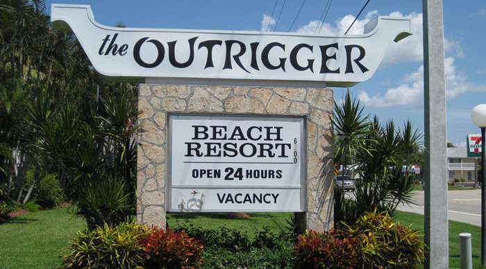 fort-myers-outrigger-sign_4