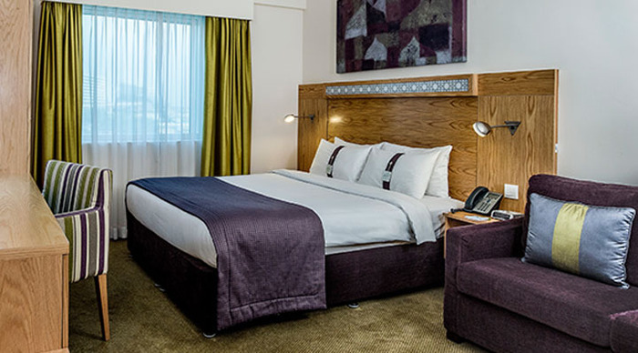 holiday-inn-express-bed_4