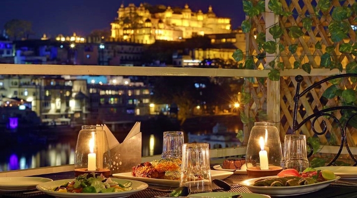 indien-hotel-sarovar-udaipur-view-indcen-resor